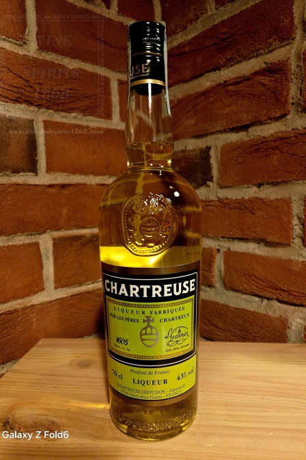Chartreuse Jaune Yellow 2025